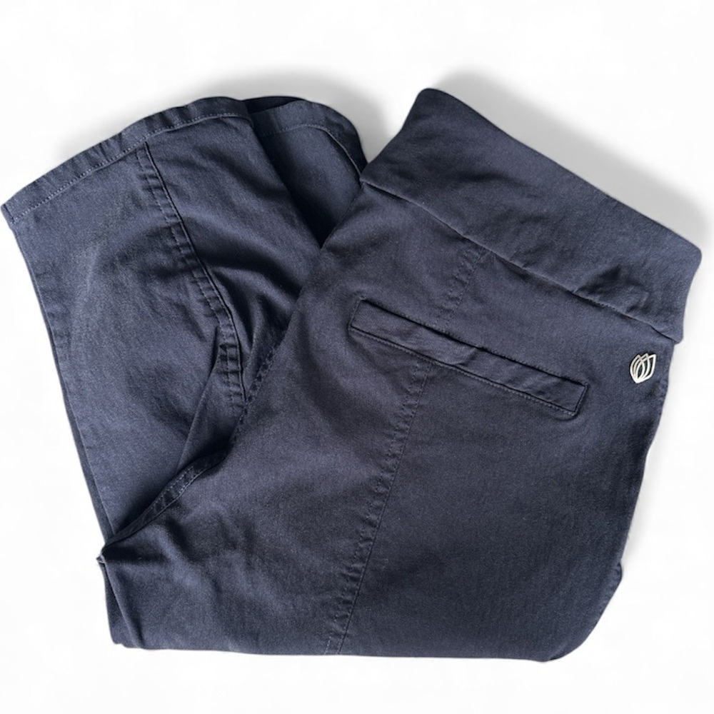 GG Blue Long Short in Navy Size 10 EUC